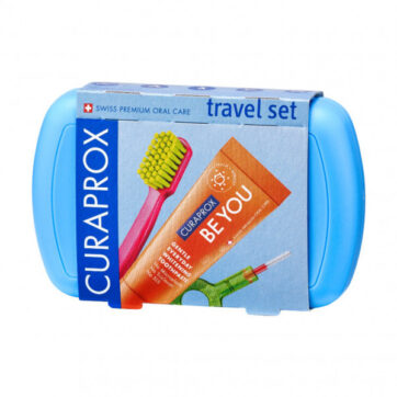 Curaprox Travel Set Πακέτο Στοματικής Υγιεινής Ταξιδίου με Οδοντόκρεμα 10ml, Οδοντόβουρτσα Πτυσσόμενη, Μεσοδόντιο Βουρτσάκι Καθαρισμού & Κουτί Μεταφοράς, 1τεμ.