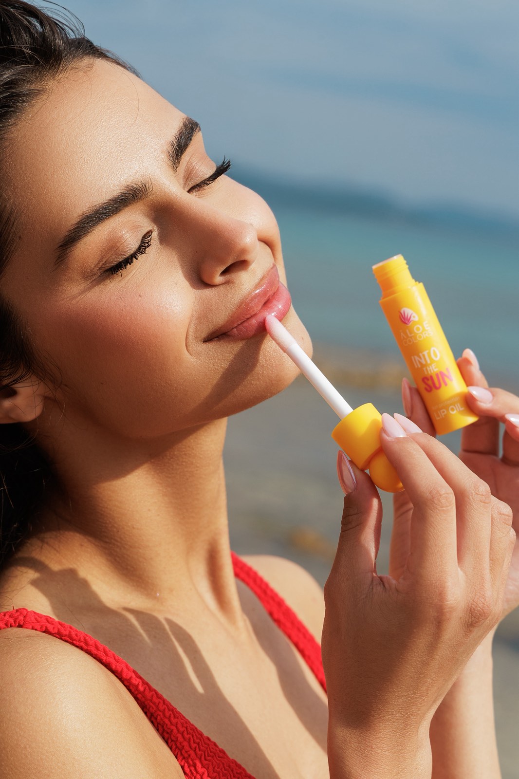 Aloe Colors Into The Sun Lip Oil Sun Protection Έλαιο Χειλιών για Προστασία από την Ηλιακή Ακτινοβολία, 10ml - Image 2