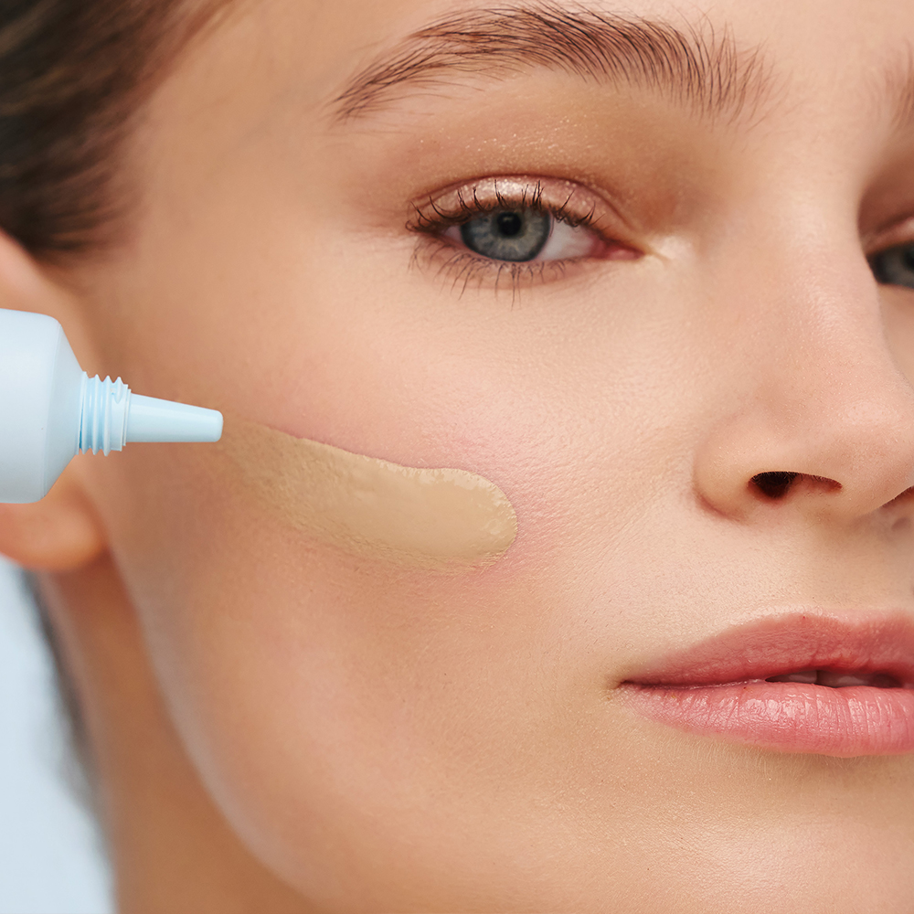 GARDEN Luminous Foundation 30SPF με Υαλουρονικό Οξύ και Ceramides 105 Caramel -30ml - Image 3